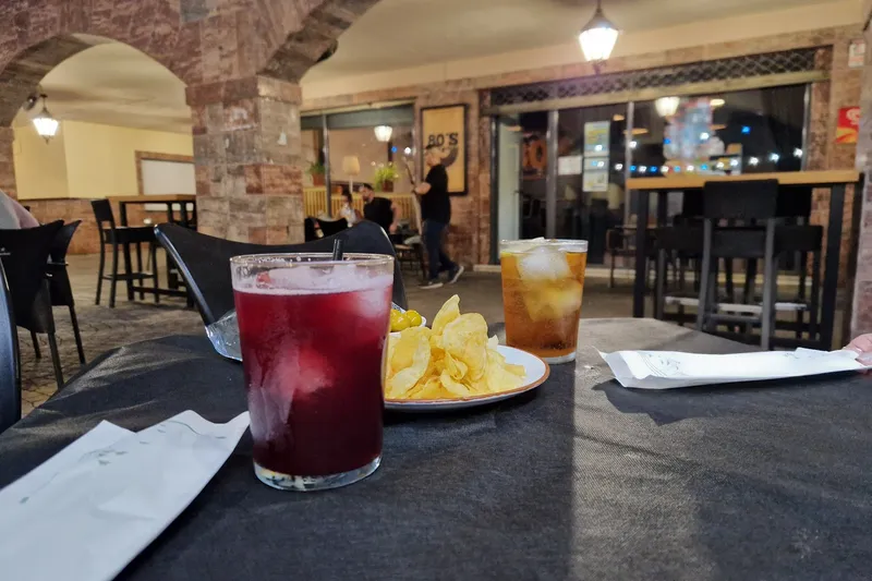 80´S TAPAS & MUSIC BAR en Huércal-Overa