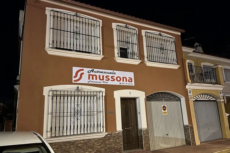 Autoescuela mussona en Huércal-Overa