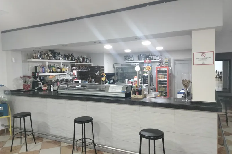 Bar restaurante brasería La Atalaya en Huércal-Overa