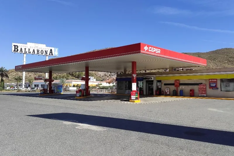Estación de servicio Cepsa en Huércal-Overa