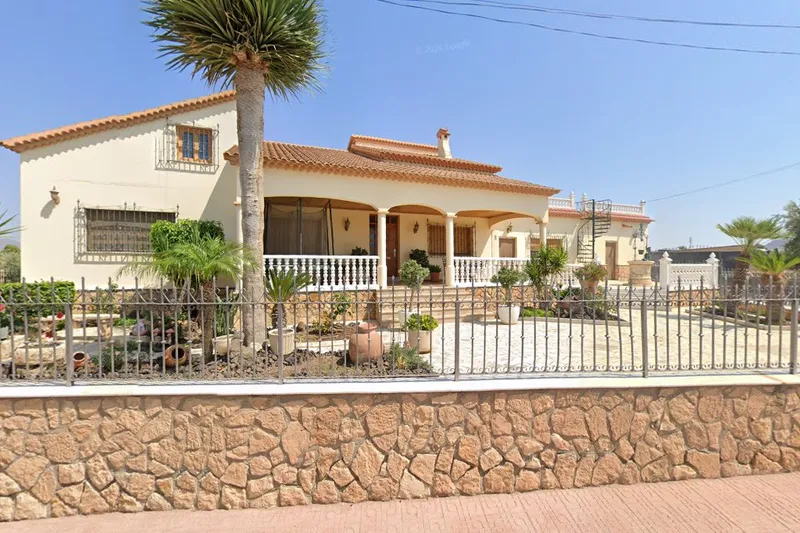 Movimientos de Tierras El Cuenca S.L. en Pulpí