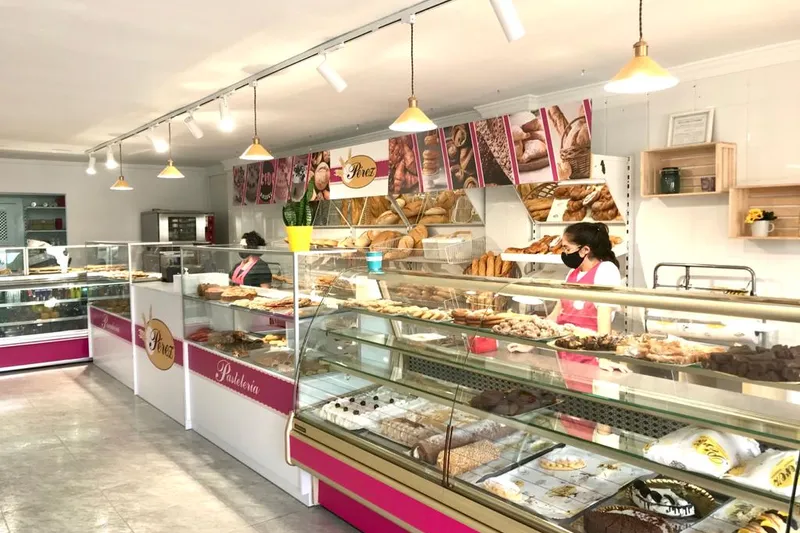 PIZZERÍA PÉREZ, PANADERÍA Y PASTELERÍA en Pulpí