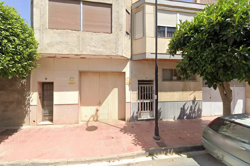 Puertas Requena S.L. en Huércal-Overa